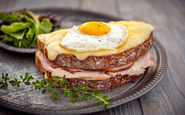 COUNTRY BREAD CROQUE MONSIEUR/ MADAME