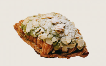 Croissant Pistachio & Almond (Bánh sừng bò  hạt dẻ cười & hạnh nhân)
